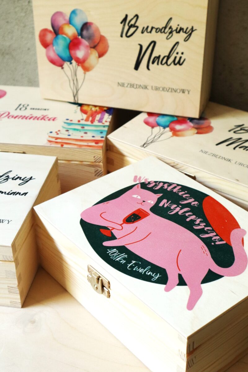 Pudełko urodzinowe z przegródkami