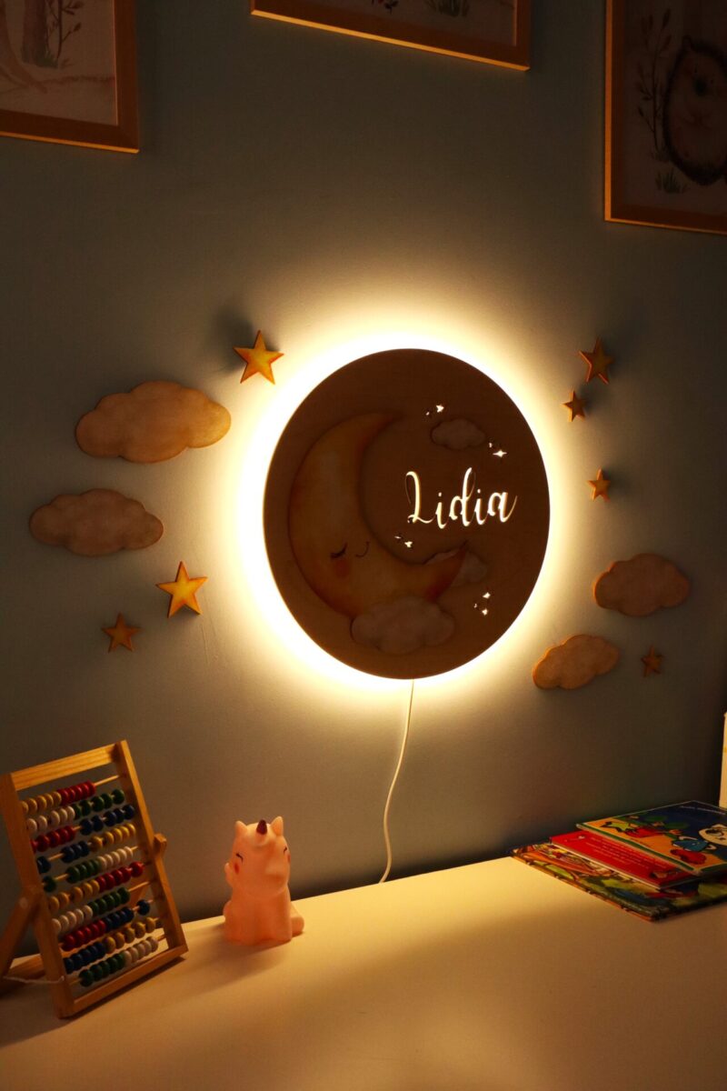 Lampka z imieniem Księżyc