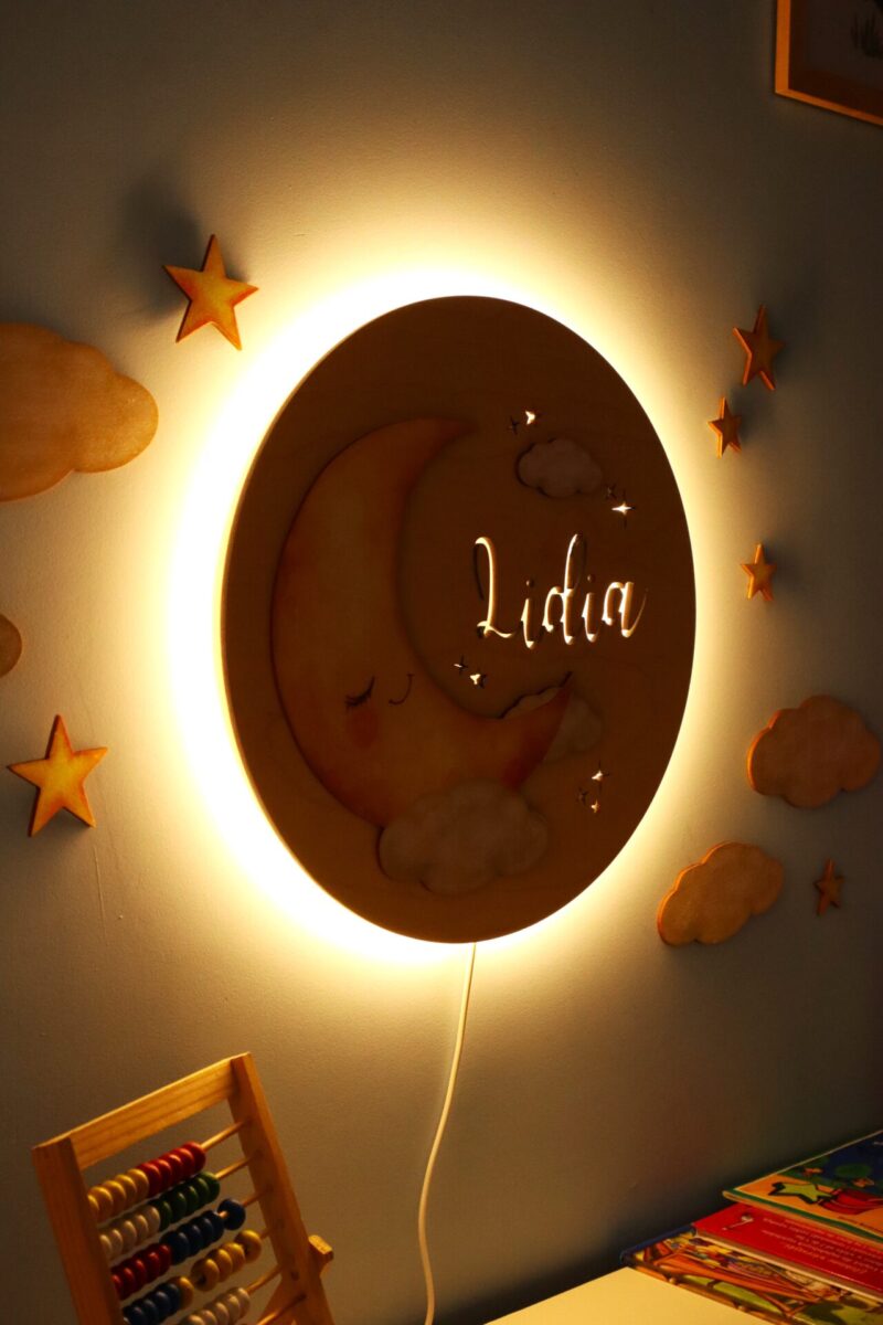 Lampka z imieniem Księżyc