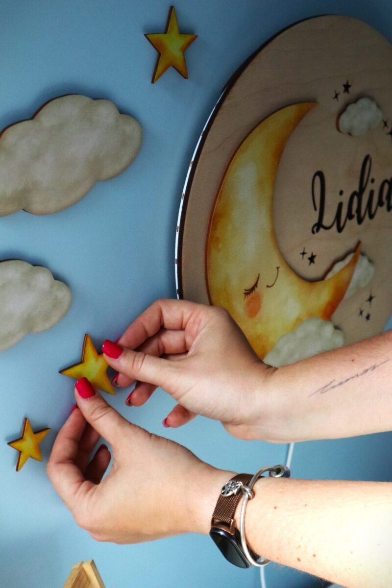 Lampka z imieniem Księżyc