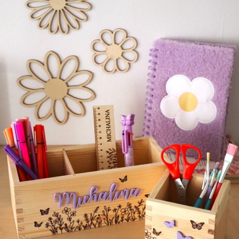 Zestaw organizerów na biurko z imieniem Motylki