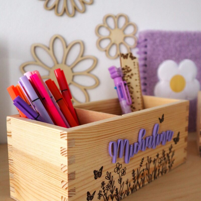 Zestaw organizerów na biurko z imieniem Motylki