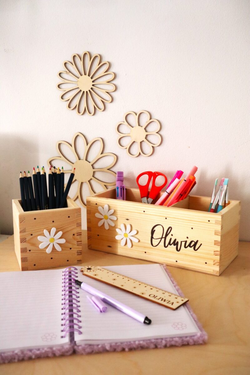 Zestaw organizerów na biurko z imieniem Stokrotki