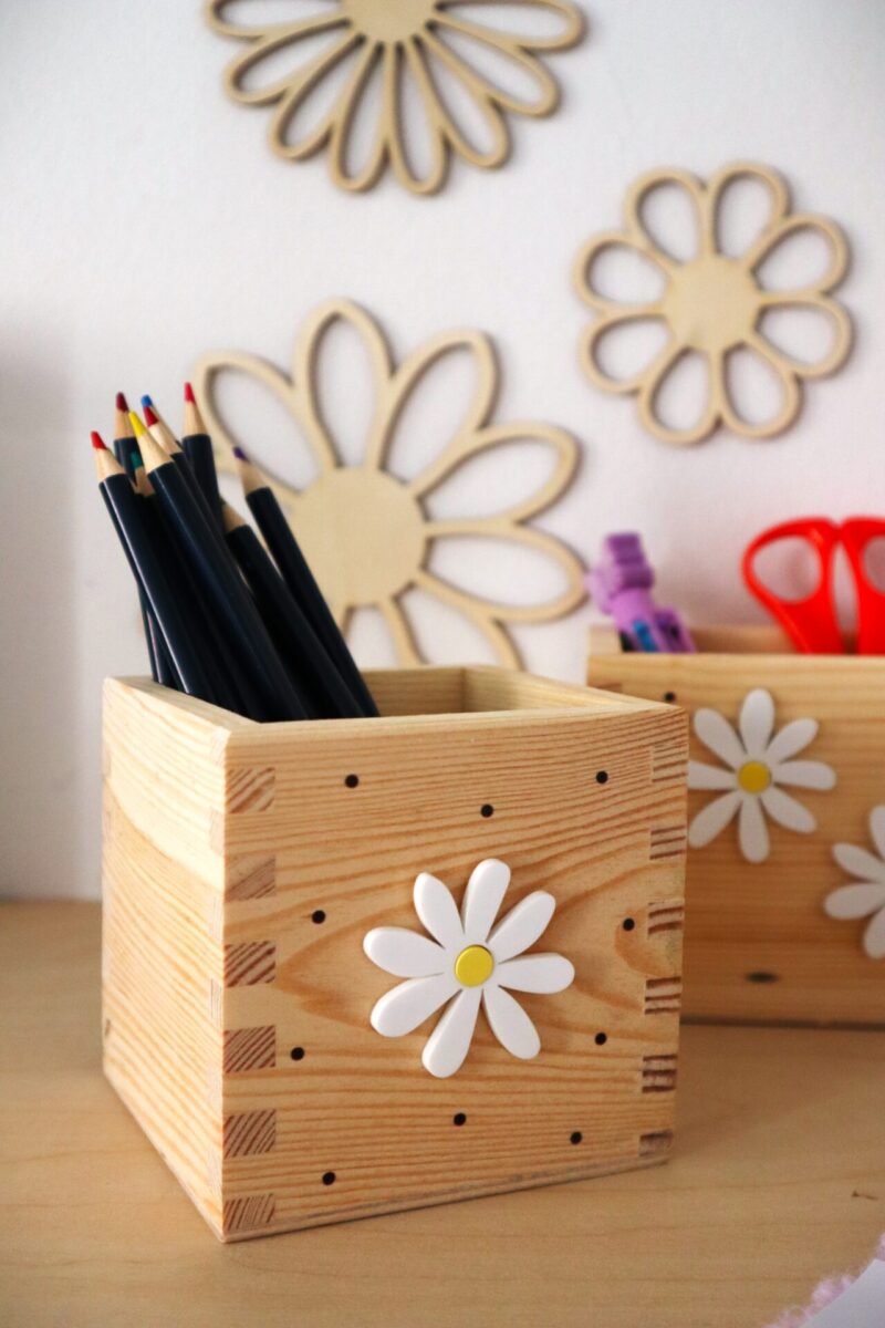 Zestaw organizerów na biurko z imieniem Stokrotki