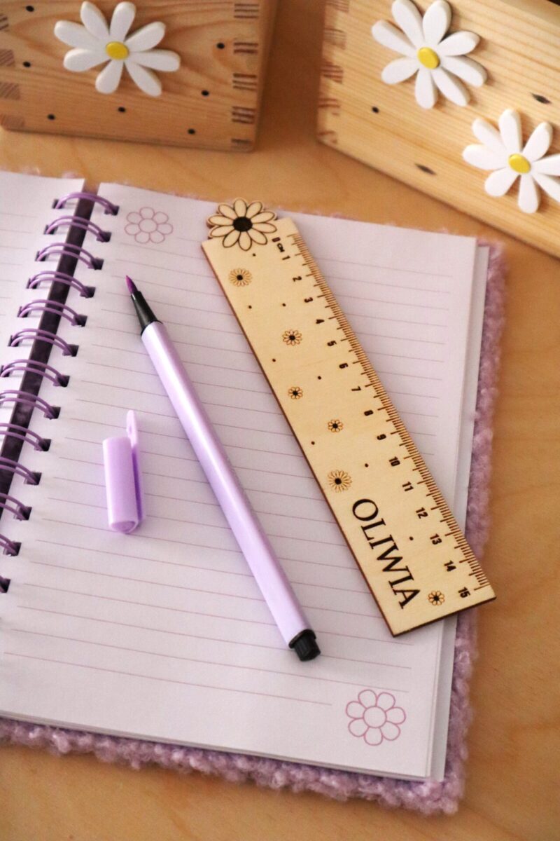 Zestaw organizerów na biurko z imieniem Stokrotki