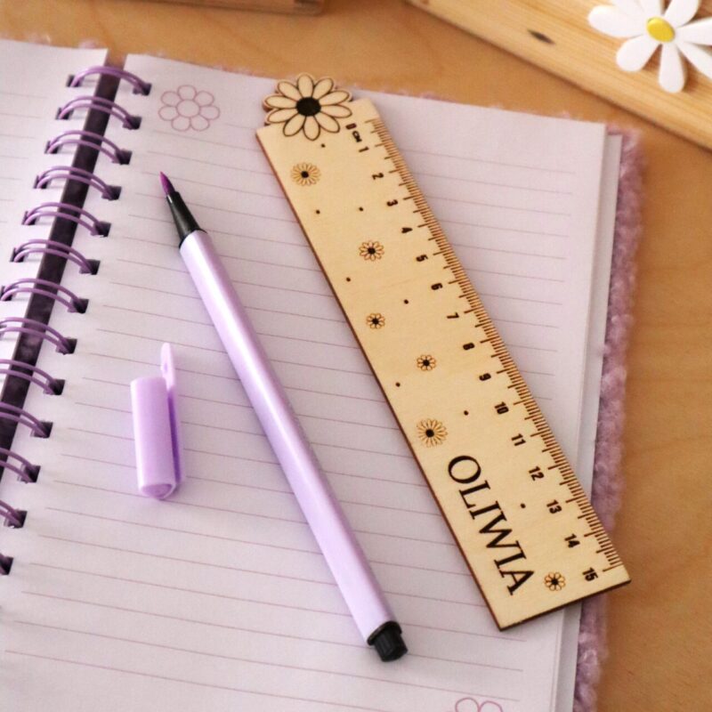 Zestaw organizerów na biurko z imieniem Stokrotki