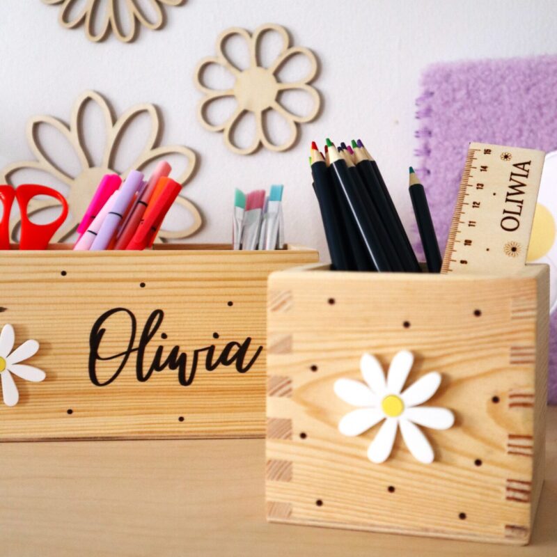 Zestaw organizerów na biurko z imieniem Stokrotki