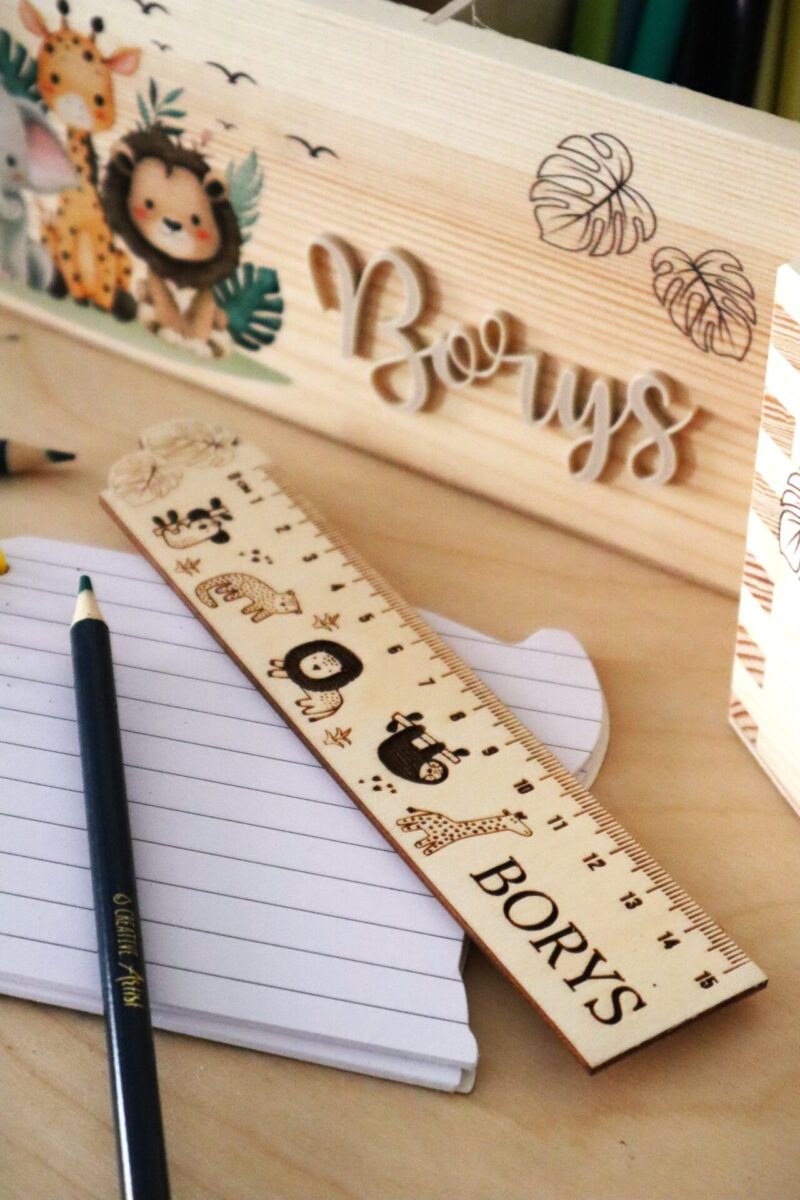 Zestaw organizerów na biurko z imieniem Safari