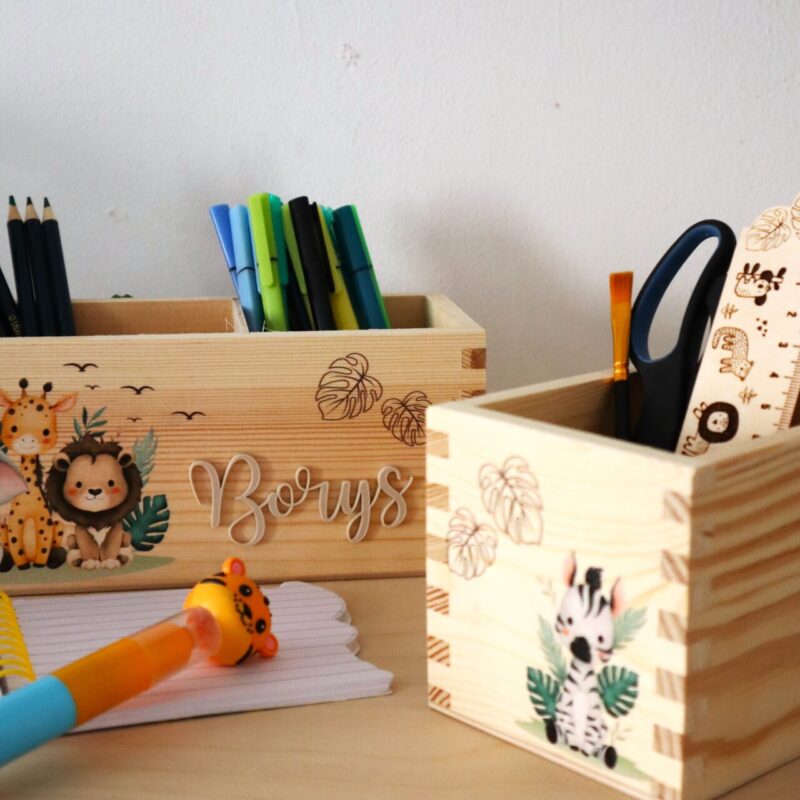 Zestaw organizerów na biurko z imieniem Safari