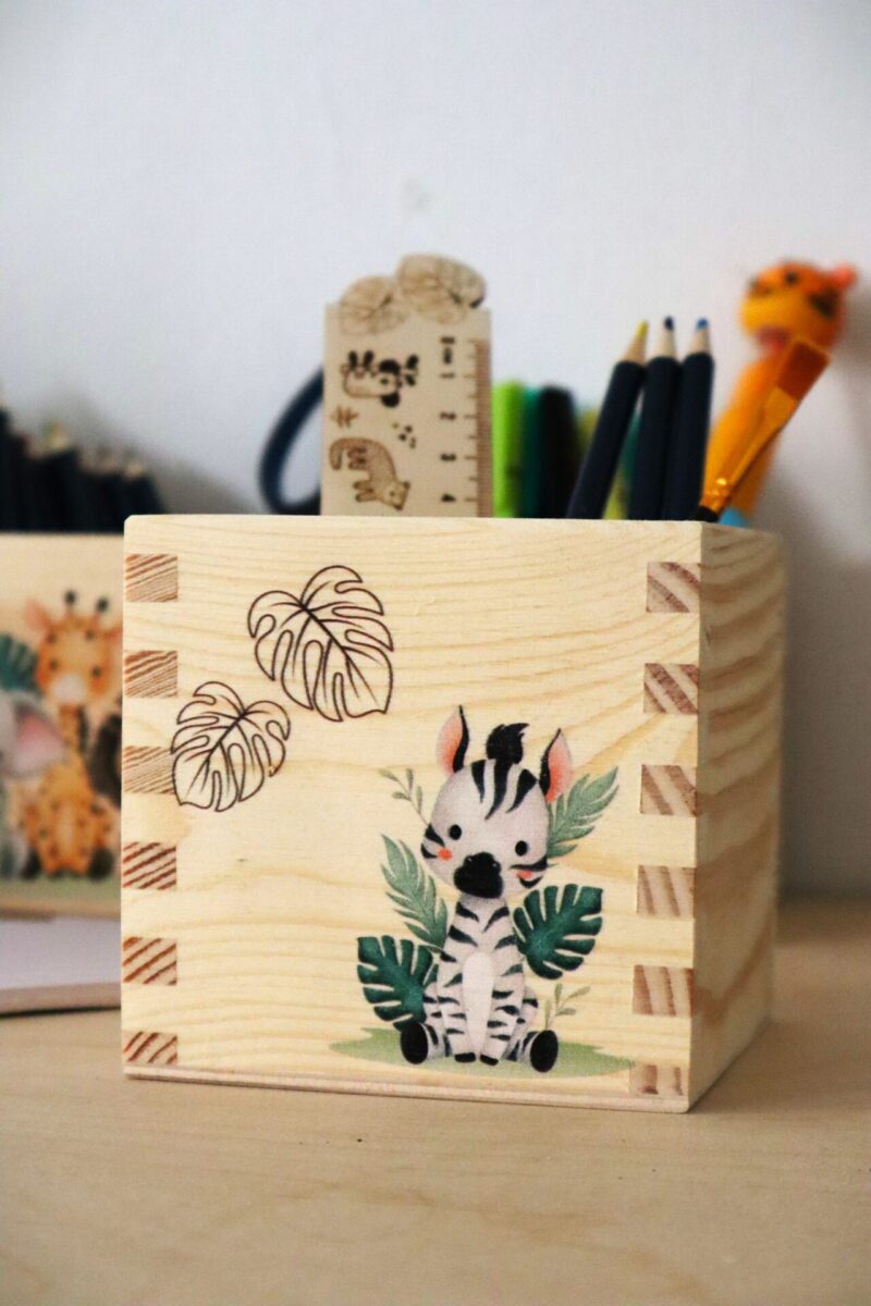 Zestaw organizerów na biurko z imieniem Safari