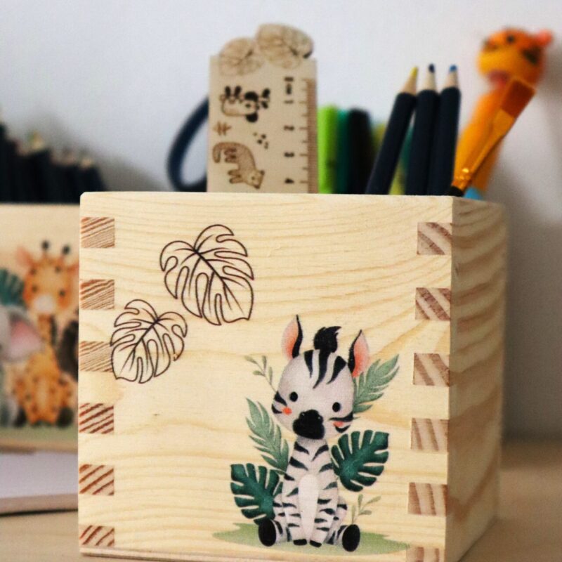 Zestaw organizerów na biurko z imieniem Safari