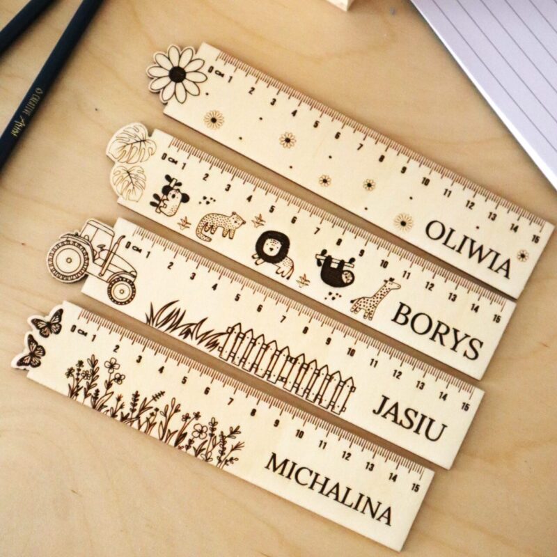 Drewniana linijka z imieniem