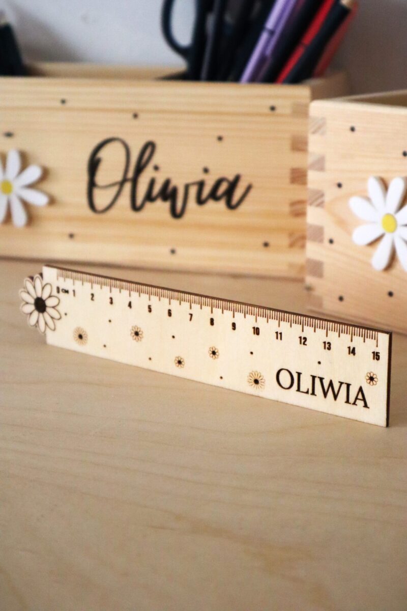 Drewniana linijka z imieniem