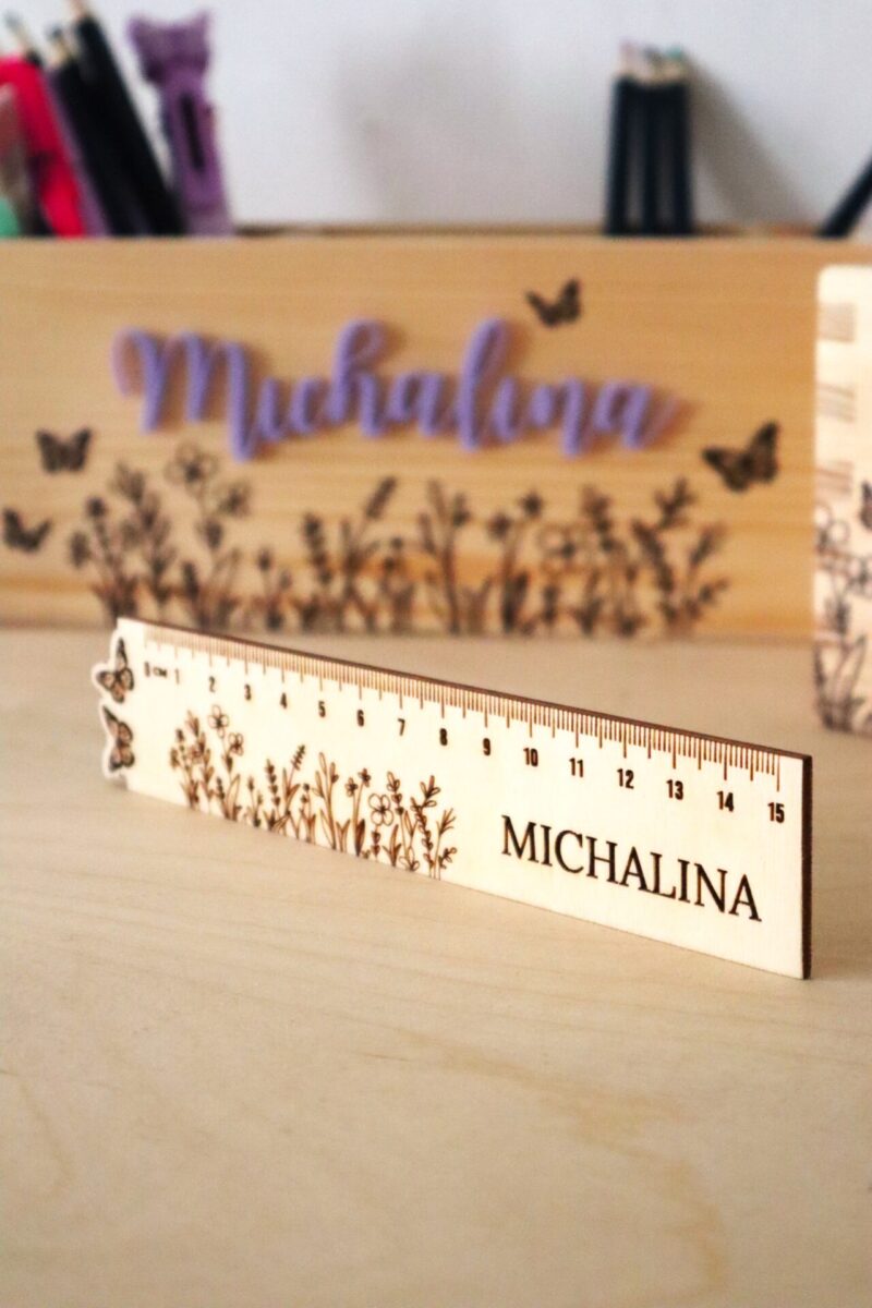 Drewniana linijka z imieniem