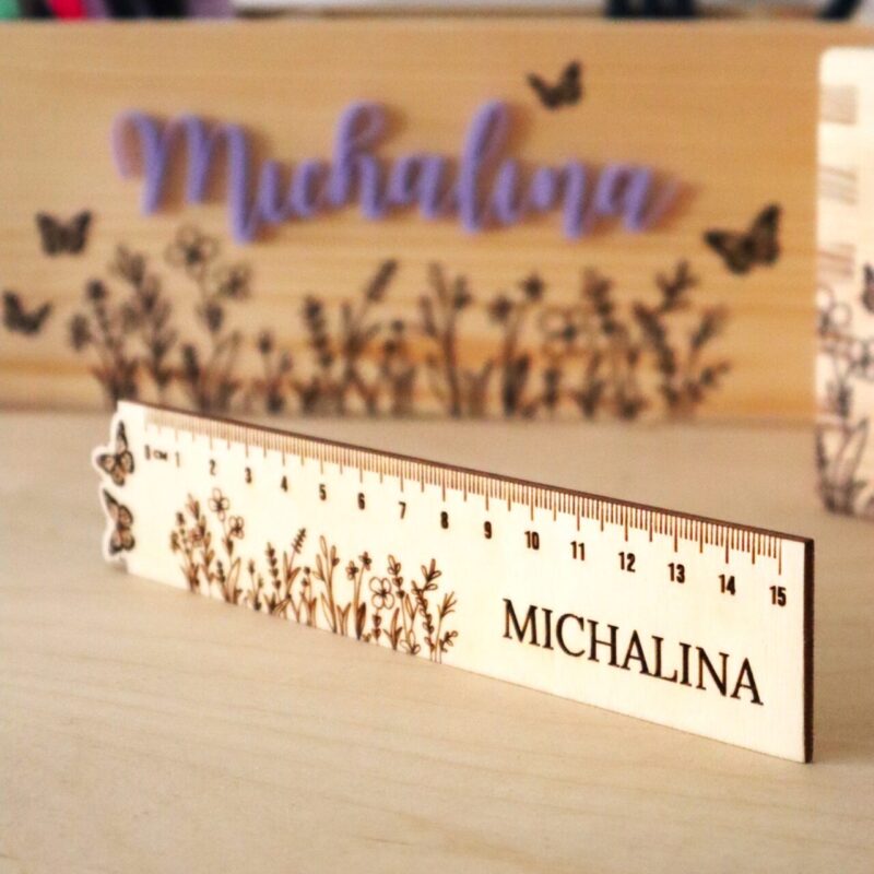 Drewniana linijka z imieniem
