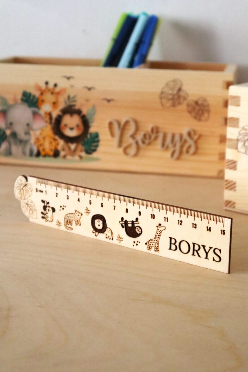 Drewniana linijka z imieniem