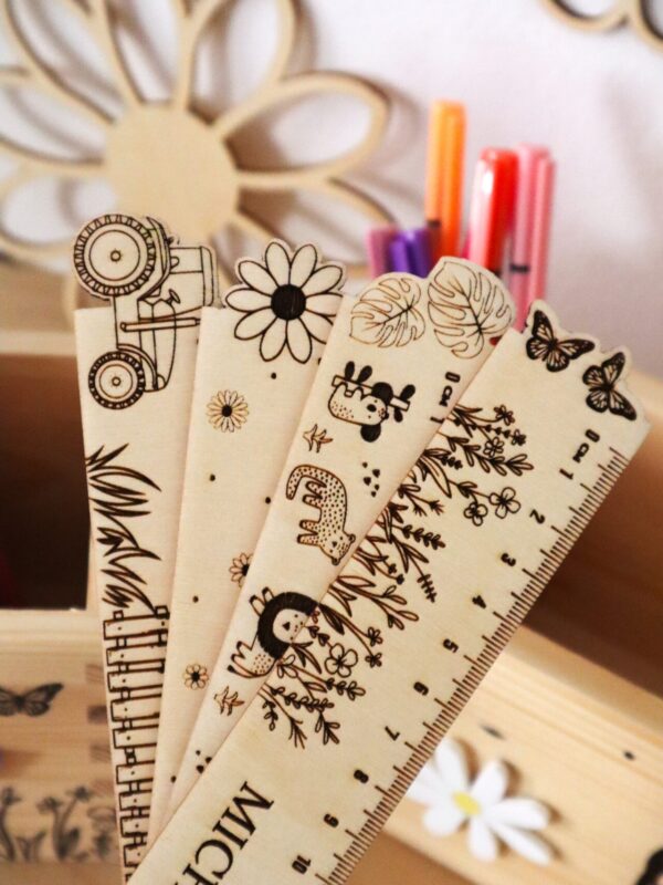 Drewniana linijka z imieniem