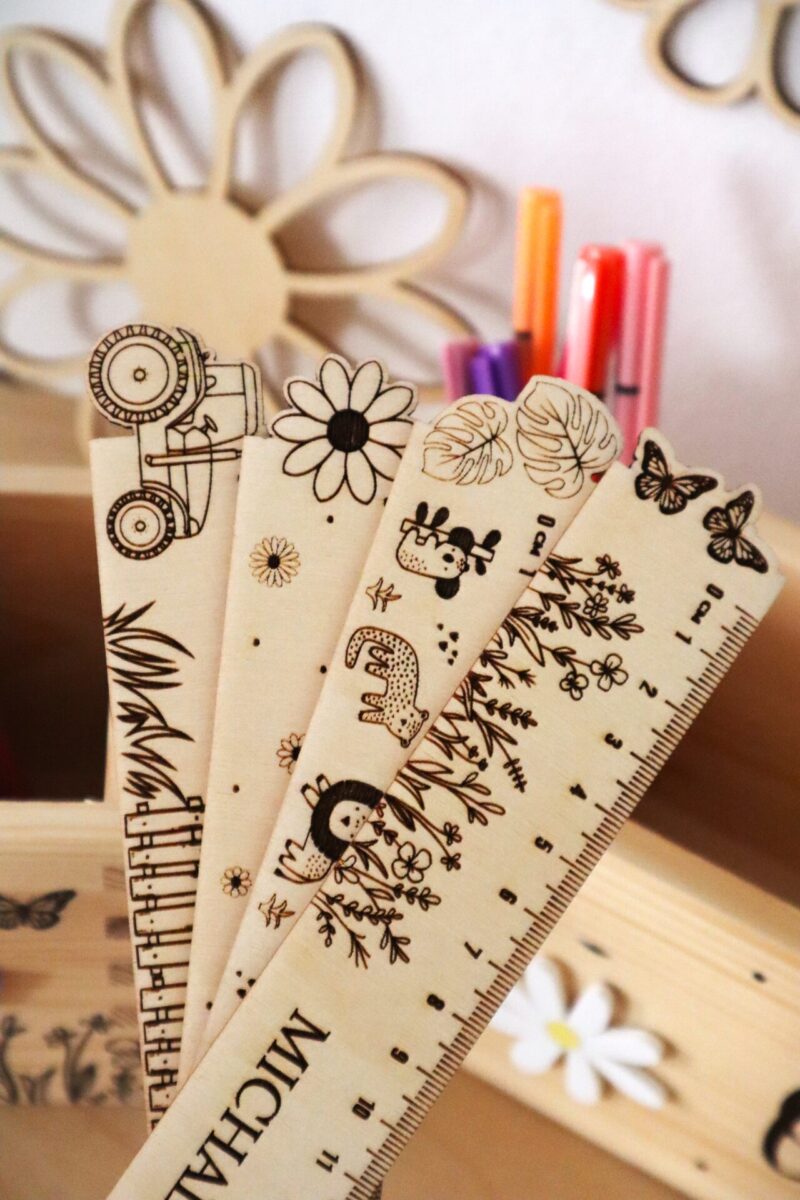 Drewniana linijka z imieniem