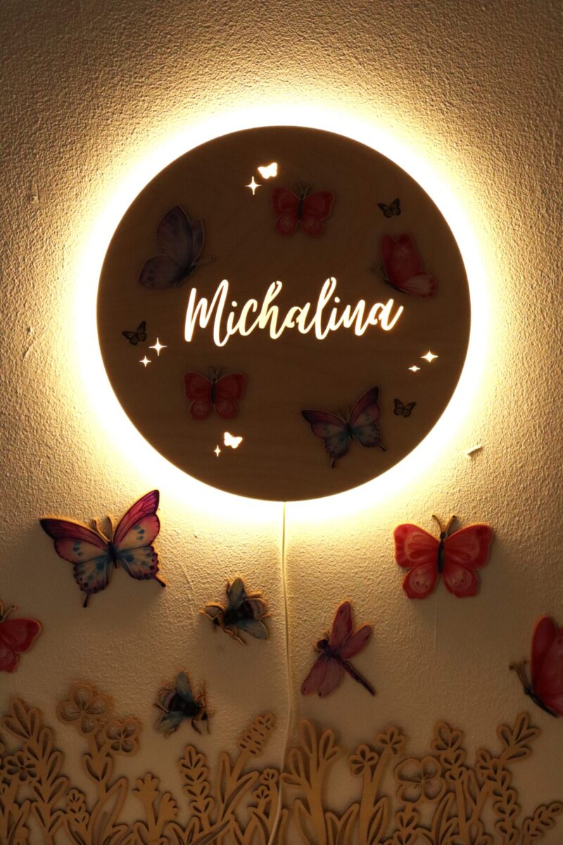 Lampka z imieniem Motylki