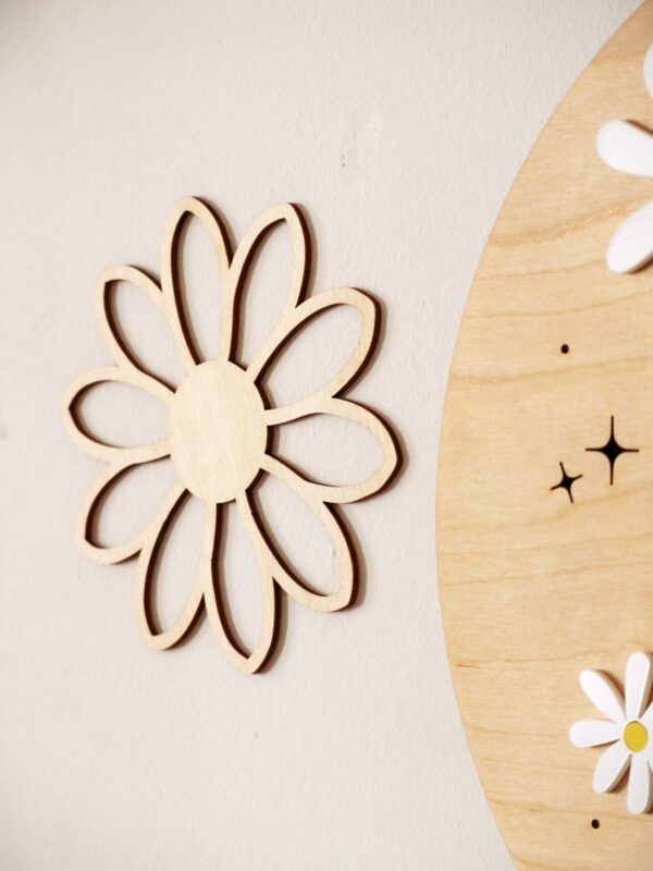 Zestaw drewnianych kwiatków na ścianę