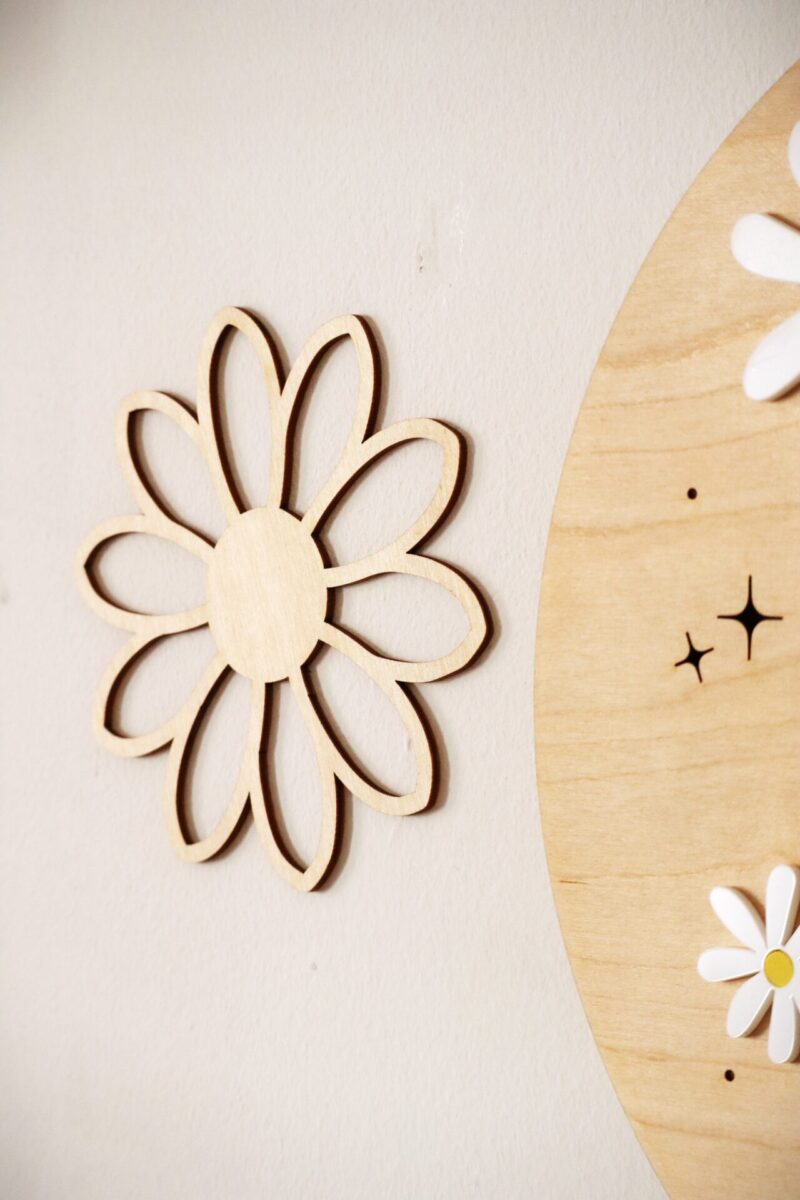 Zestaw drewnianych kwiatków na ścianę