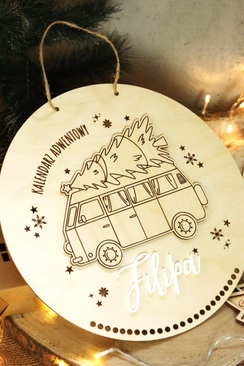 Kalendarz Adwentowy Van z choinką