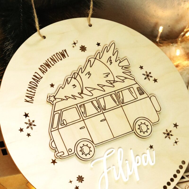 Kalendarz Adwentowy Van z choinką