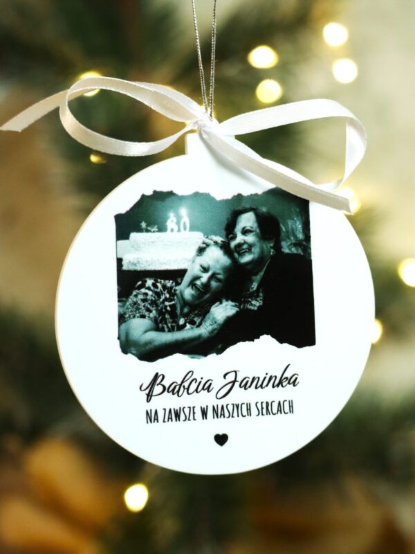 Pamiątkowa bombka z wizerunkiem zmarłej osoby