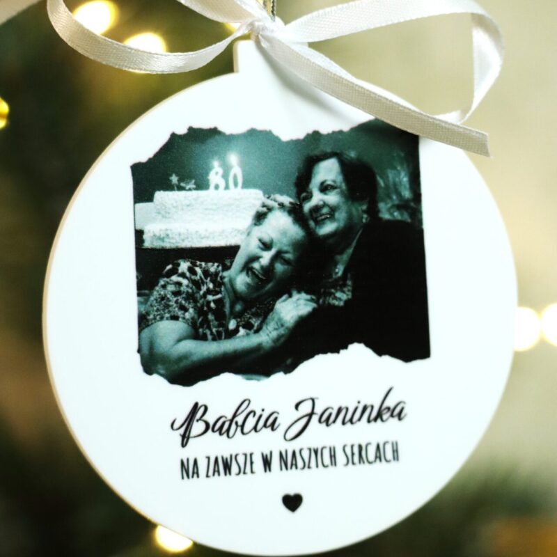 Pamiątkowa bombka z wizerunkiem zmarłej osoby
