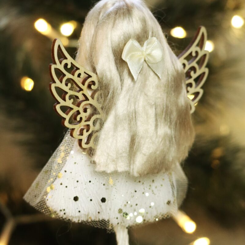 Świąteczny aniołek z makramy na choinkę