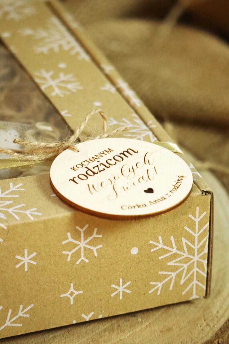 Świąteczny aniołek z makramy na choinkę