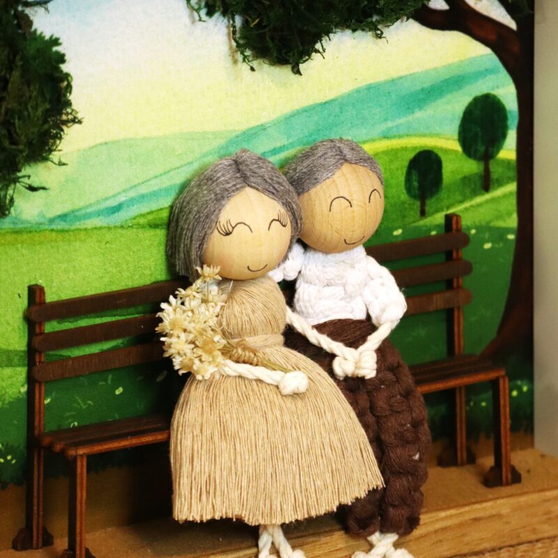 Ramka z makramowymi laleczkami dla Babci i Dziadka