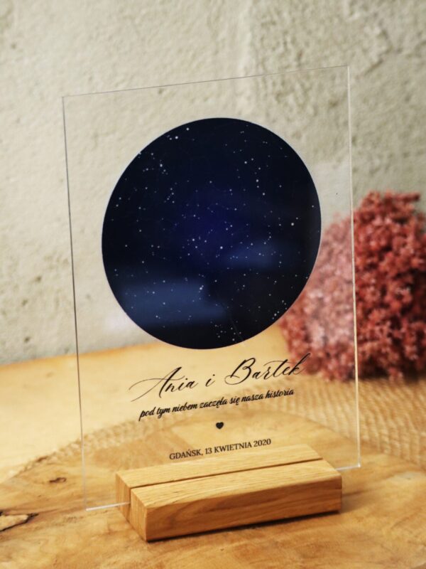 Statuetka z mapą gwiazd