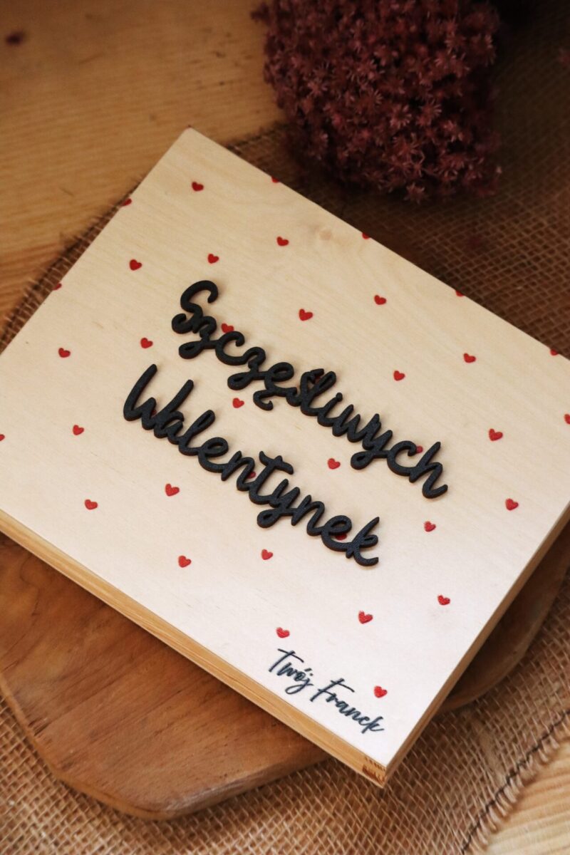 Walentynkowe pudełko na czekoladki Merci