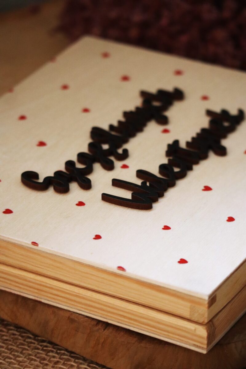 Walentynkowe pudełko na czekoladki Merci