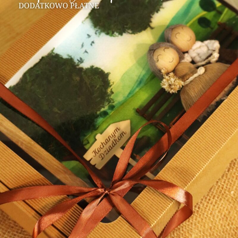 Ramka z makramowymi laleczkami dla Babci i Dziadka