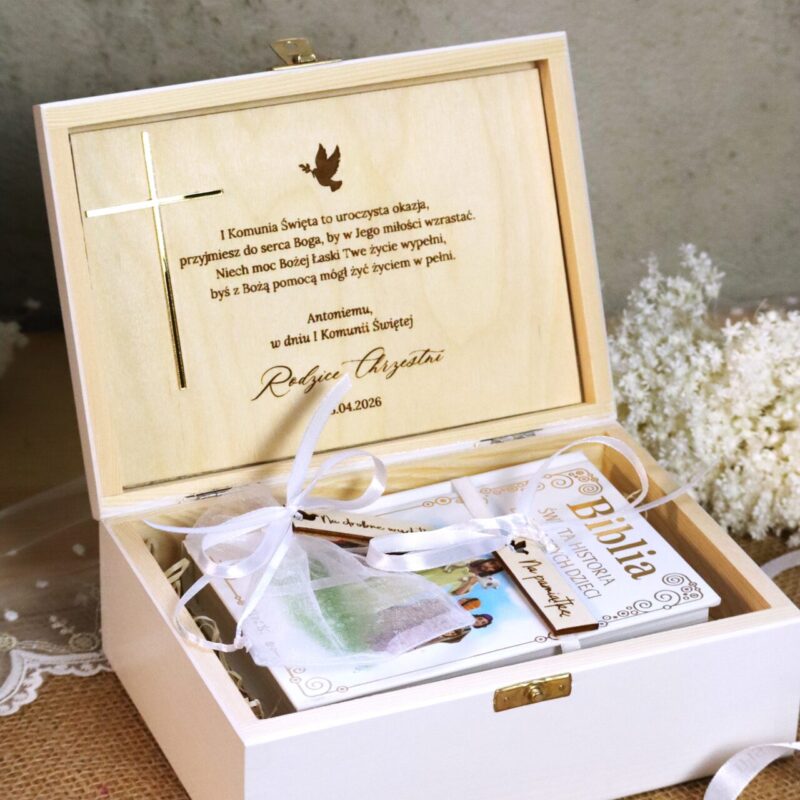 Biblia na pamiątkę I Komunii w białym pudełku