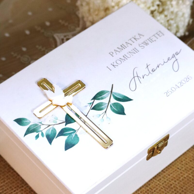 Biblia na pamiątkę I Komunii w białym pudełku