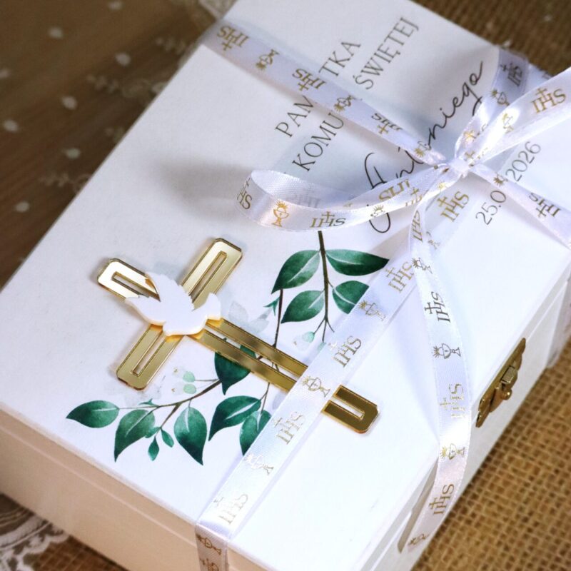 Biblia na pamiątkę I Komunii w białym pudełku