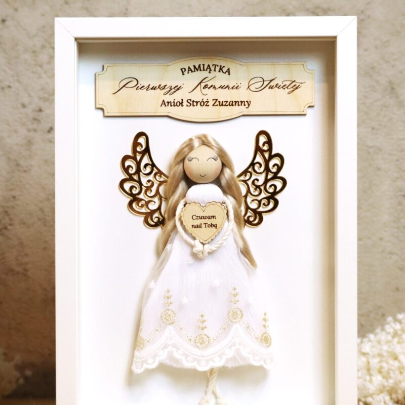 Anioł Stróż z makramy w ramce z okazji I Komunii Świętej