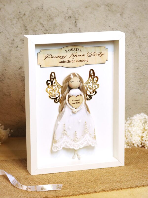 Anioł Stróż z makramy w ramce z okazji I Komunii Świętej