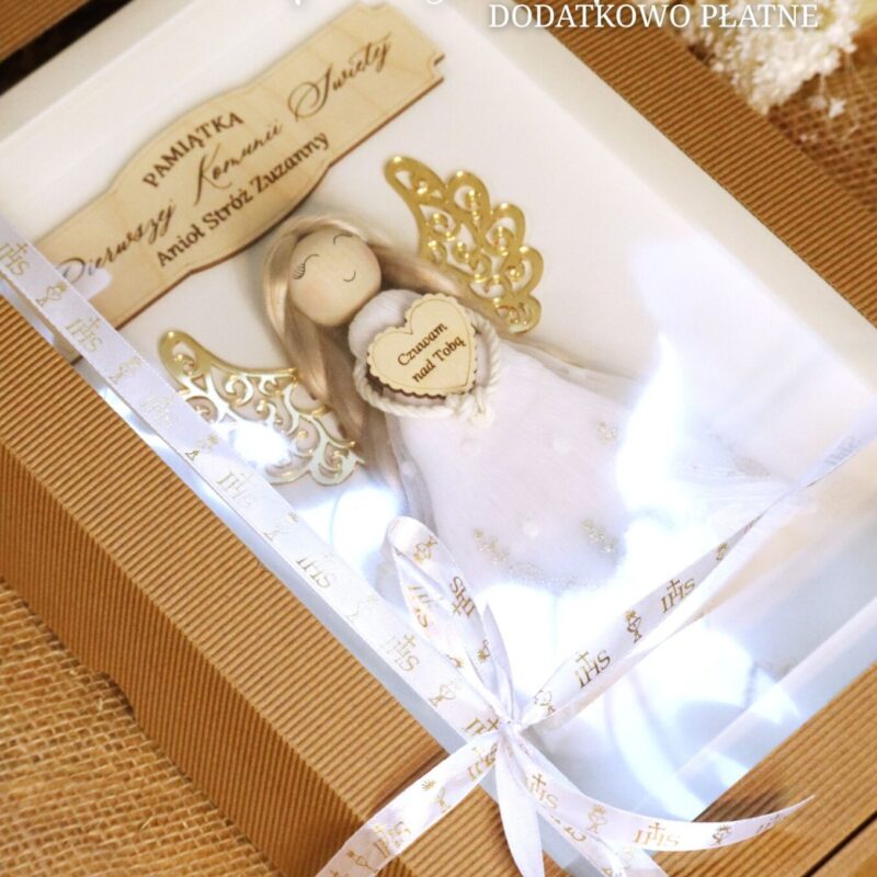 Anioł Stróż z makramy w ramce z okazji I Komunii Świętej