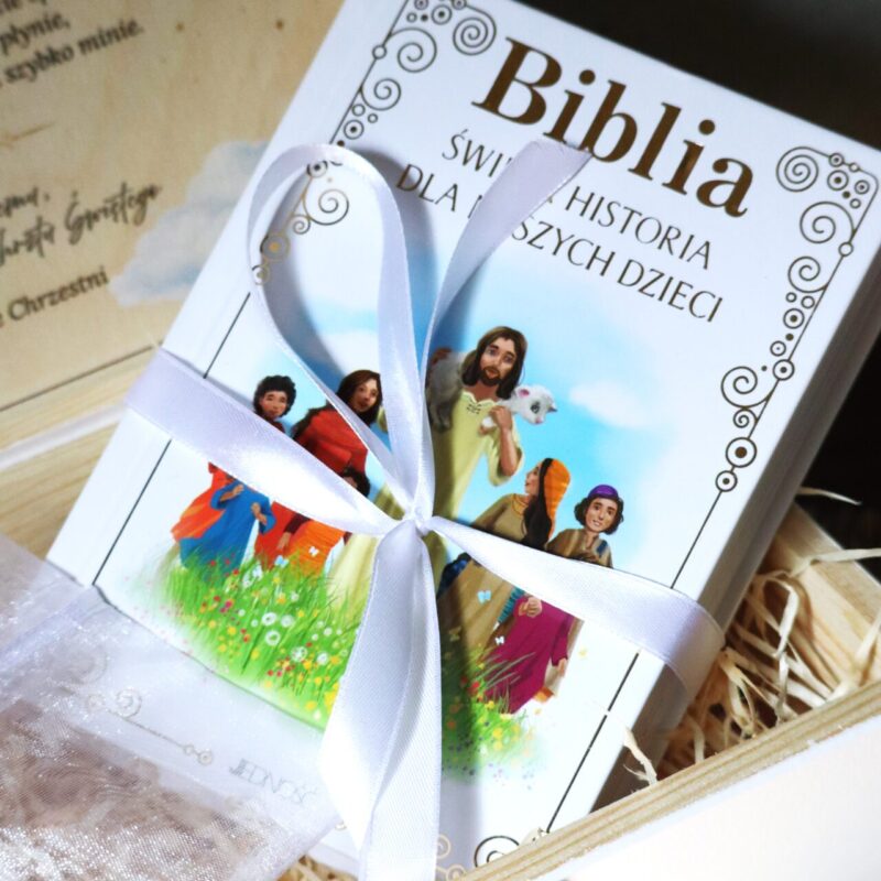 Biblia w białym pudełku na Chrzest Święty chłopca