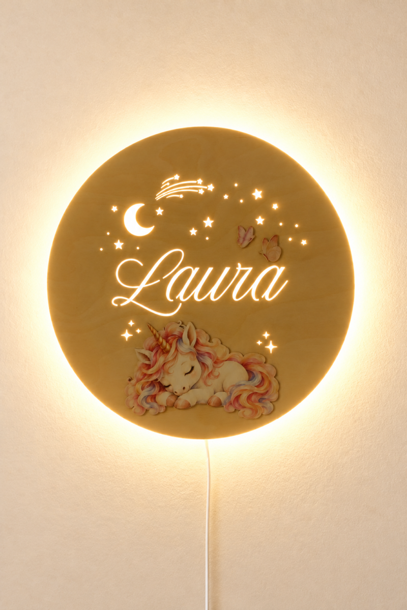 Lampka z imieniem Jednorożec